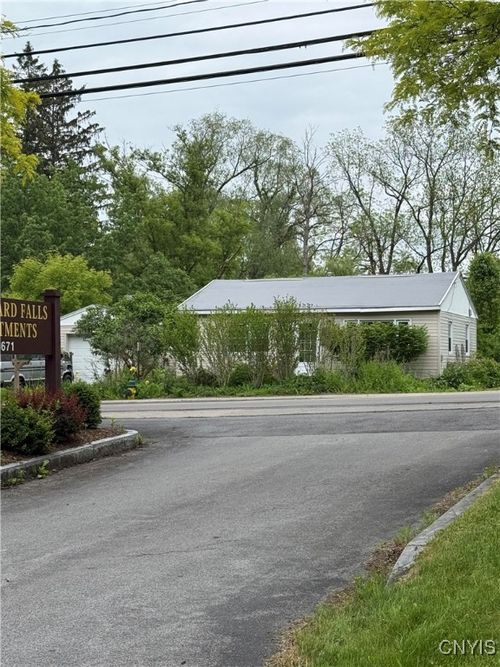 4648 Brickyard Falls Rd, Manlius, NY, 13104-2443 | Card Image