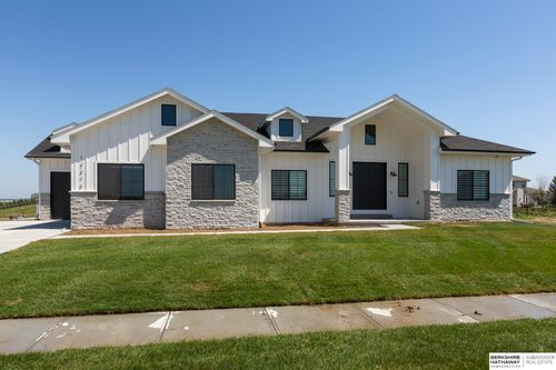 20624 Laurel Ave, Elkhorn, NE, 68022-1192 | Card Image