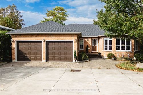 1144 Shevchenko Boulevard, Kincardine, ON, N2Z1B4 | Card Image