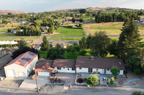 90 Rankin Rd, Selah, WA, 98942-9206 | Card Image