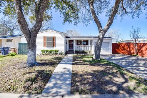 2705 Elizabeth St, Corpus Christi, TX, 78404-4041 | Card Image