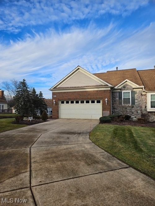 321 Stone Bridge Dr, Sagamore Hills, OH, 44067-3274 | Card Image