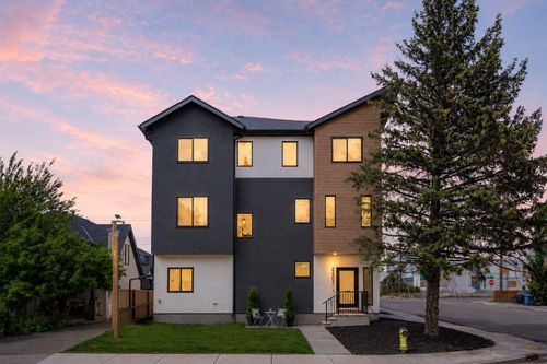 2402 Westmount Rd Nw, Calgary, AB, T2N3N8 | Card Image