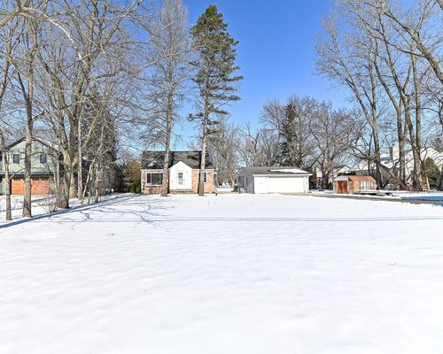S77W15886 Woods Road, Muskego, WI, 53150 | Card Image