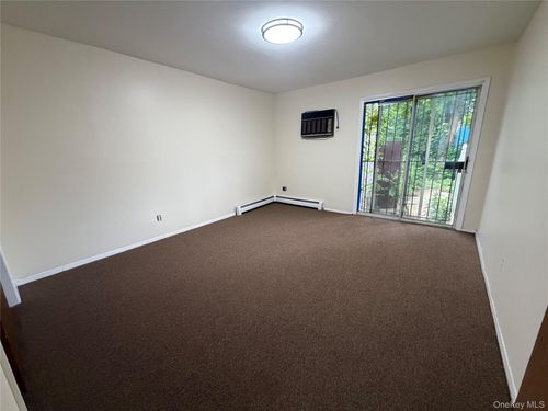 21707 134th Road, New York, NY, 11413 | Card Image