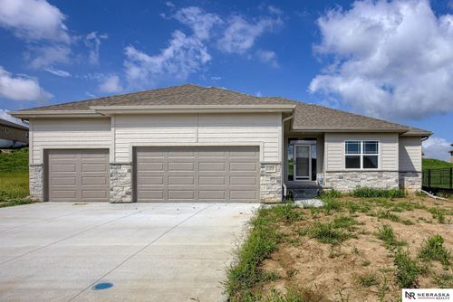 11006 N 159th Ave, Bennington, NE, 68007-5211 | Card Image