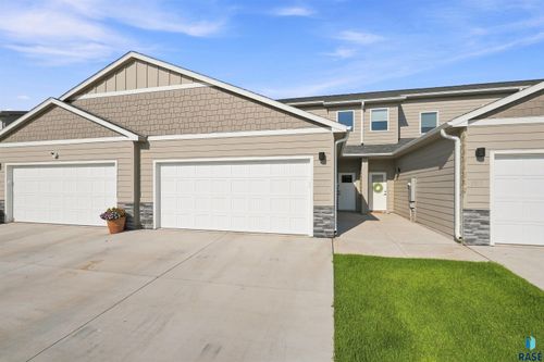 5515 S Huntwood Ave, Sioux Falls, SD, 57108-3421 | Card Image