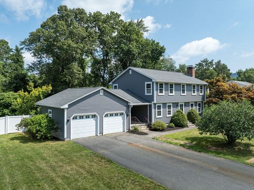 13 Golden Dr, Easthampton, MA, 01027-2553 | Card Image