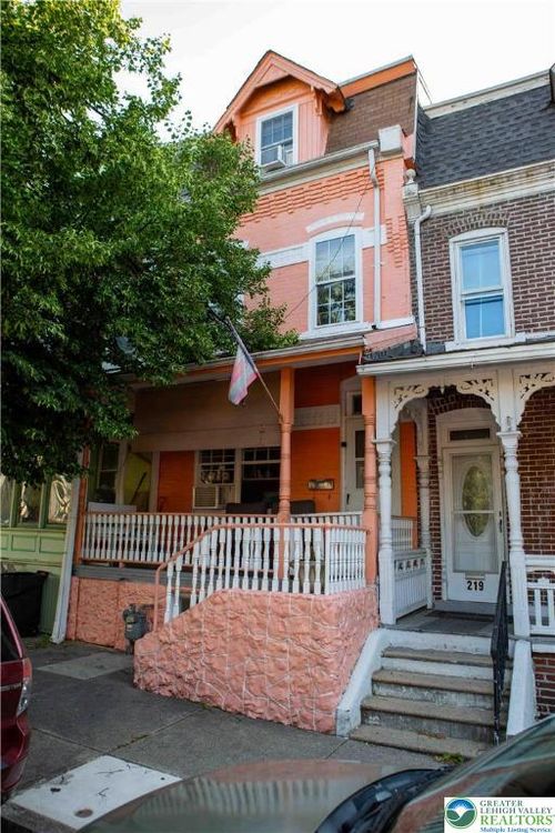 221 Ridge Ave, Allentown, PA, 18102-5323 | Card Image