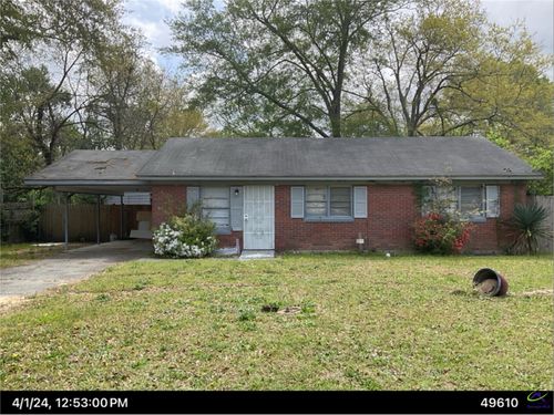 2932 Leone Dr N, Macon, GA, 31206-4937 | Card Image