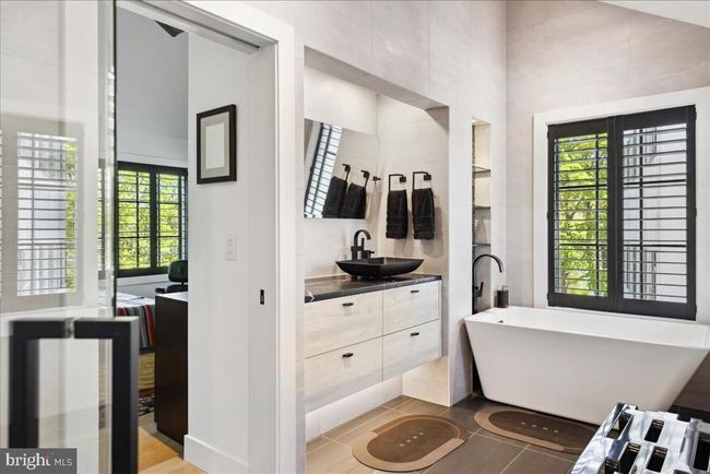 5 - 18 W Mechanic St, Townhouse with 3 bedrooms, 3 bathrooms and null parking in NEW HOPE PA | Image 35