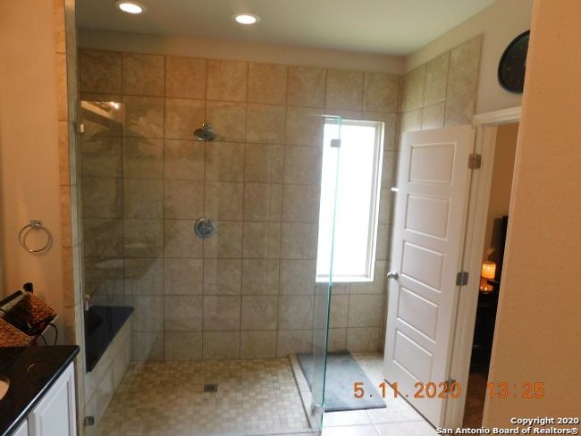 717 Morgan Run, House other with 4 bedrooms, 2 bathrooms and null parking in Cibolo TX | Image 15