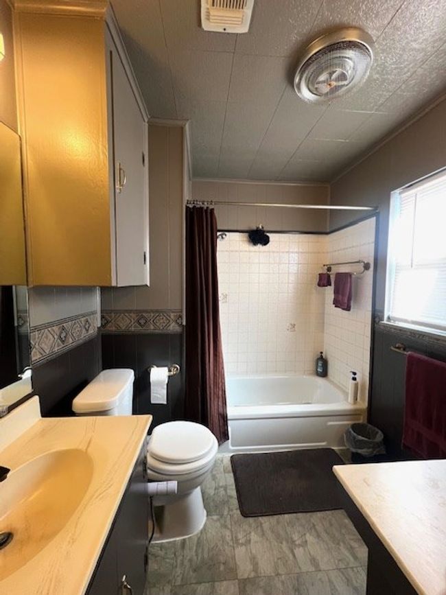 Bathroom | Image 15