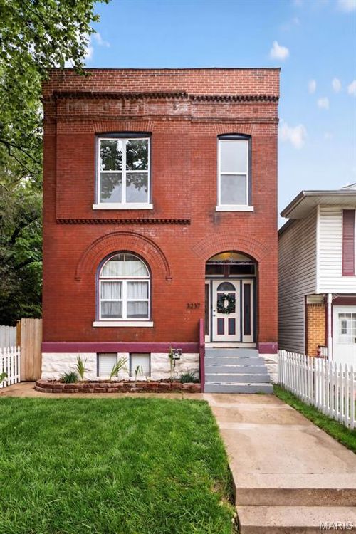 3237 California Ave, Saint Louis, MO, 63118-3023 | Card Image