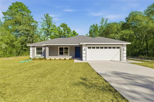 40 Bay Dr, Ocklawaha, FL, 32179-5610 | Card Image