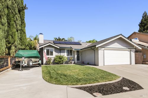 190 Waterford Drive, Vacaville, CA, 95688 | Card Image