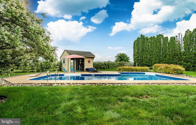 41 Diane Dr, House other with 4 bedrooms, 3 bathrooms and null parking in Honey Brook PA | Image 4