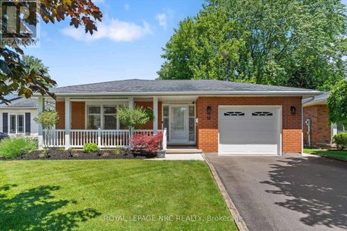 16 Bolger Drive, St. Catharines (Lakeport), ON, L2N7L4 | Card Image