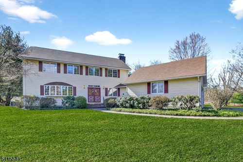 77 Meadow Run Dr, Skillman, NJ, 08558-1712 | Card Image