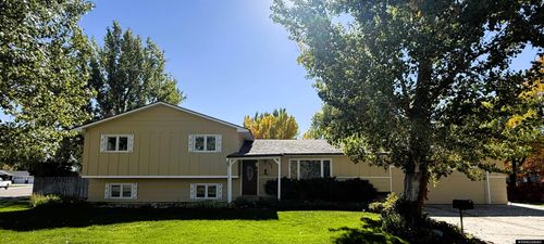1700 Crest Way, Worland, WY, 82401-2526 | Card Image