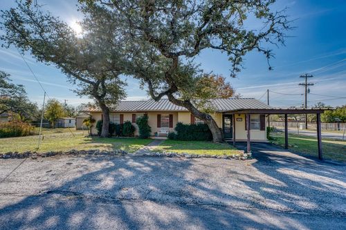 605 W Ash Dr, Johnson City, TX, 78636 | Card Image