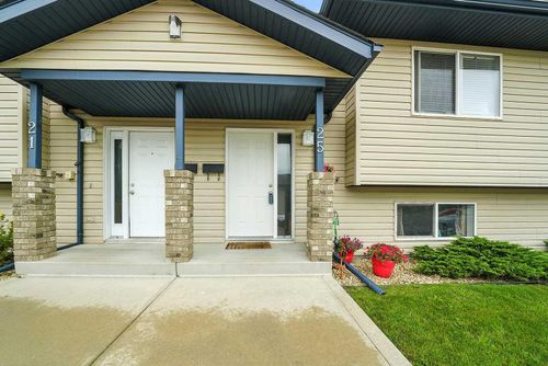 25 Leung Pl, Blackfalds, AB, T0M | Card Image