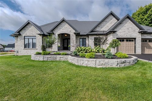 18 Bannister Street, Oakland, ON, N0E1L0 | Card Image