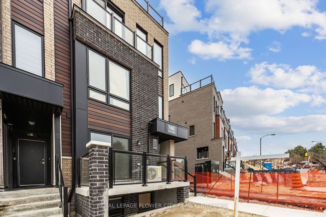 2 - 155 Tapscott Rd, Condo with 2 bedrooms, 1 bathrooms and null parking in Toronto ON | Image 4