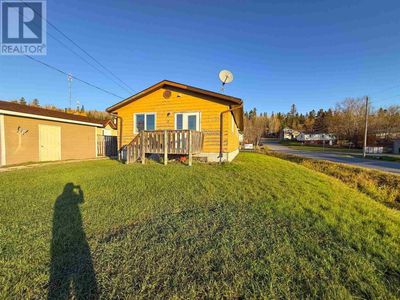 17 Gerald St, Home with 3 bedrooms, 1 bathrooms and null parking in Kenora ON | Image 2