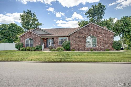 1060 George St, Wood River, IL, 62095-1379 | Card Image