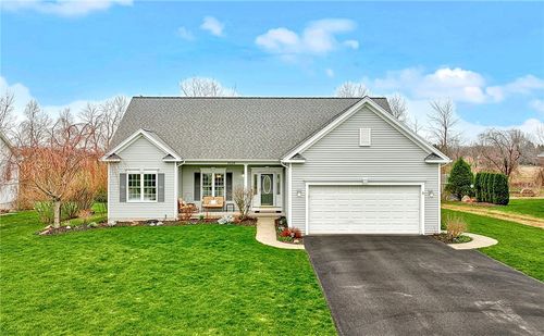 6128 Southbrook Dr, Ontario, NY, 14519-9210 | Card Image