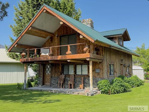 501 Pine St, Mackay, ID, 83251-7713 | Card Image