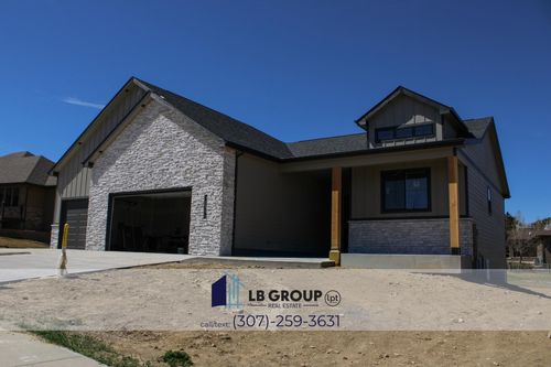 1072 Cornwall St, Casper, WY, 82609-3744 | Card Image