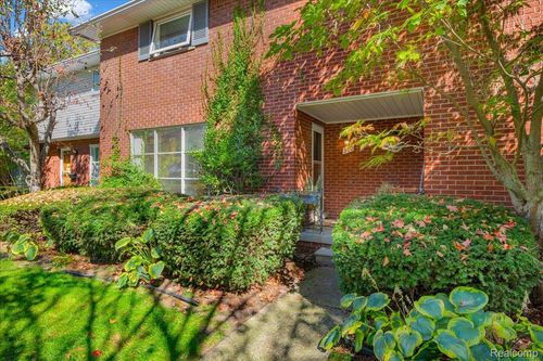 320 Neff Rd, Grosse Pointe, MI, 48230-1645 | Card Image