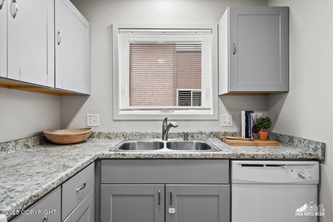 Kitchen | Image 8