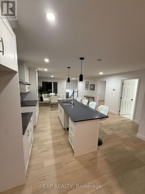 24 S Beech St, South Glengarry, ON, K0C1N0 | Card Image