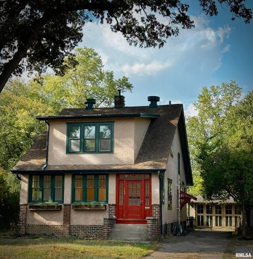 702 W Cherry St, Carbondale, IL, 62901-2622 | Card Image