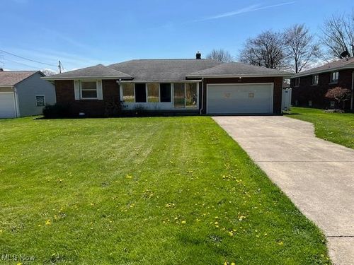 827 Tenney Ave, Campbell, OH, 44405-1636 | Card Image