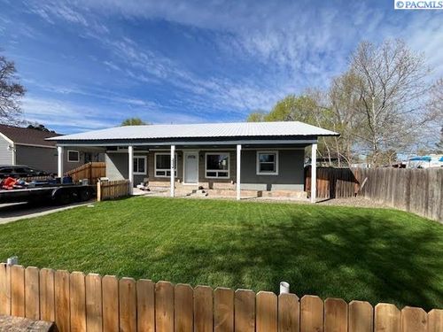 1414 S Fir St., Kennewick, WA, 99337 | Card Image