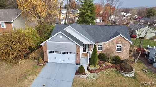 71 Hillsborough Ave, Glen Carbon, IL, 62034-1483 | Card Image