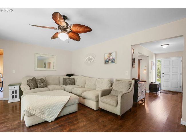 4247 Redwood Hwy, House other with 5 bedrooms, 3 bathrooms and null parking in Grants Pass OR | Image 11