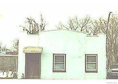 1000 Crescent St, Brooklyn, NY, 11208-5518 | Card Image