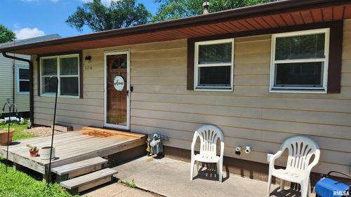 1136 Briarcliff Ln, Clinton, IA, 52732-6271 | Card Image