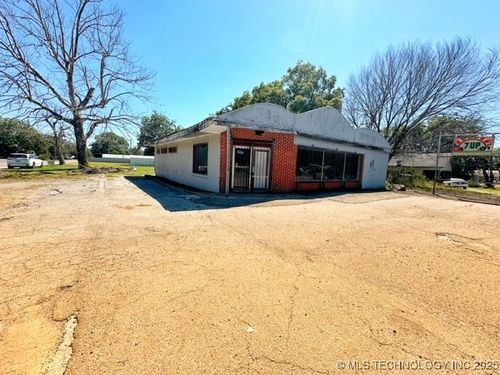 400 S Echo St, Holdenville, OK, 74848-3060 | Card Image