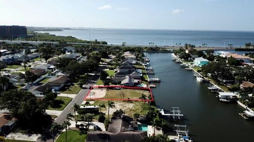 3922 W Eden Roc Cir, TAMPA, FL, 33634-7420 | Card Image