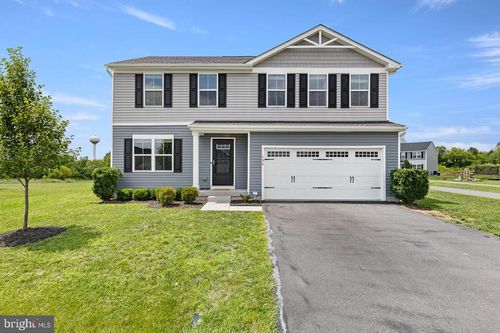 498 Switchgrass Ct, BUNKER HILL, WV, 25413-1155 | Card Image
