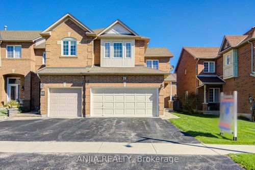 40 Nottingham Dr, Richmond Hill, ON, L4S1Z6 | Card Image