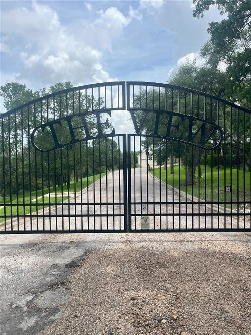 111 Kathleen, La Grange, TX, 78945-5764 | Card Image