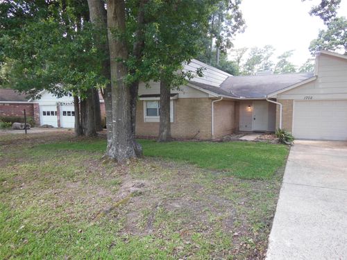 1702 S 1st St, Conroe, TX, 77301-5163 | Card Image