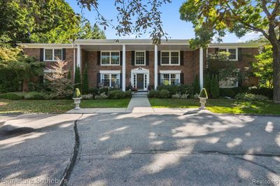 233 Barden Road, Condo with 3 bedrooms, 2 bathrooms and null parking in Bloomfield Hills MI | Image 1